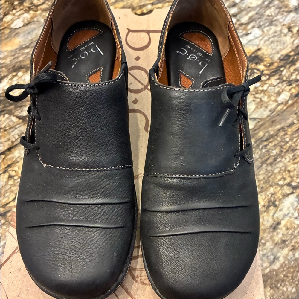 b.o.c. Women’s Black Leather Shoes. Never worn.Size 8.5M USA. Euro 40. Orig $95.